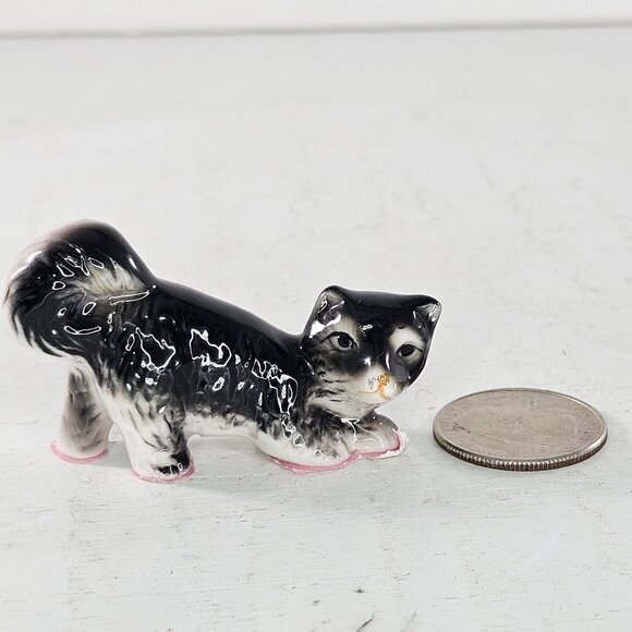 Vintage Ceramic Cat Figurine Black & White Stretch Pose Curled Tail Kitsch - Picture 6 of 8